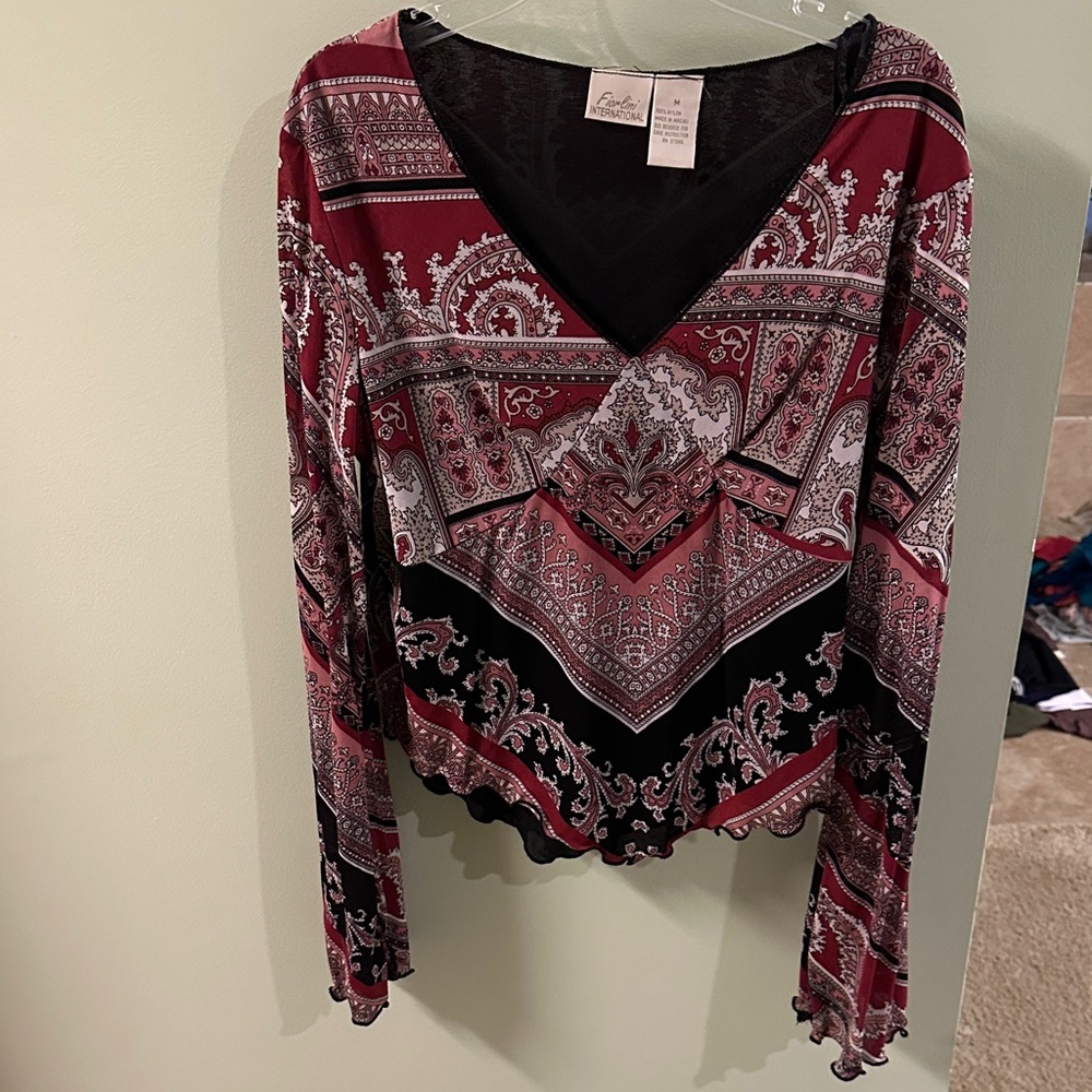 Elegant Paisley V-Neck Women's Top